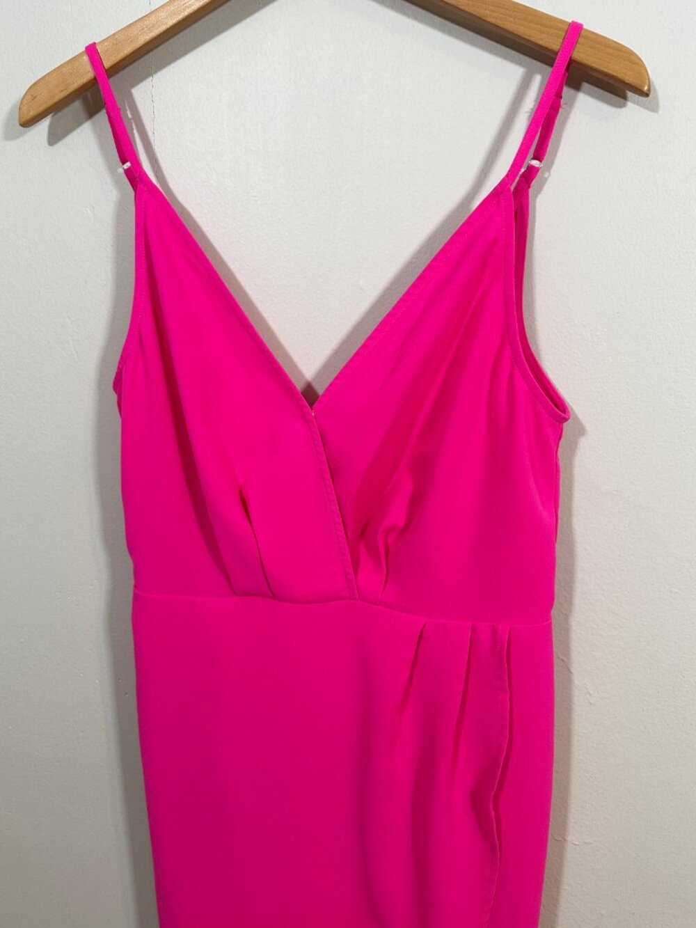 NWOT Women's Hot Pink Size Med Dress Sleeveless Surplice Cocktail Party Sexy - Picture 3 of 8